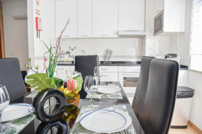 Lovely Apartment Gaivota Mar Praia da Rocha with Pool , Parking